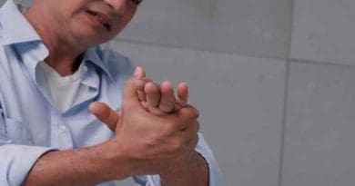 Inflammation des articulations des doigts : causes et traitements