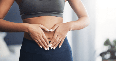 Comprendre les douleurs au bas ventre sans menstruation : causes et solutions