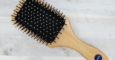 Les bienfaits de la brosse sèche pour les cheveux.